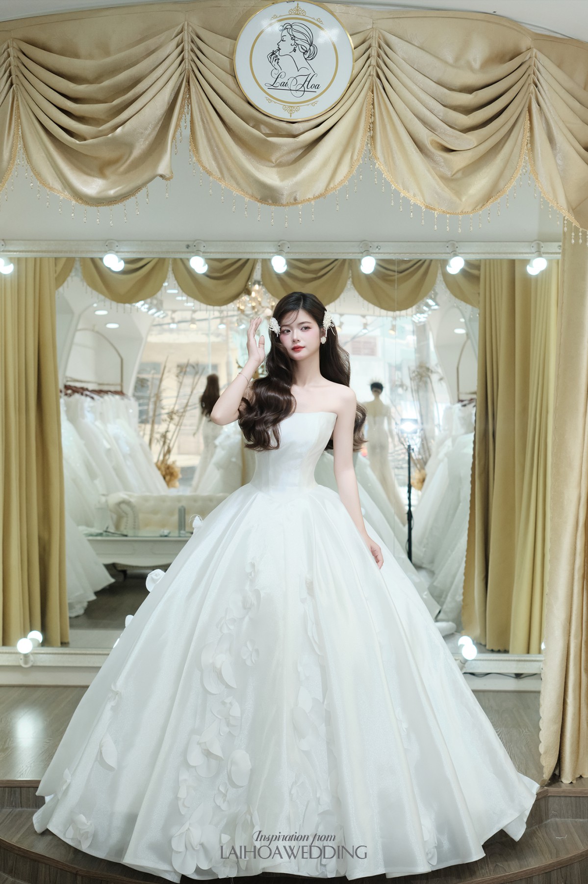 Click vào khung hình để xem ảnh full size