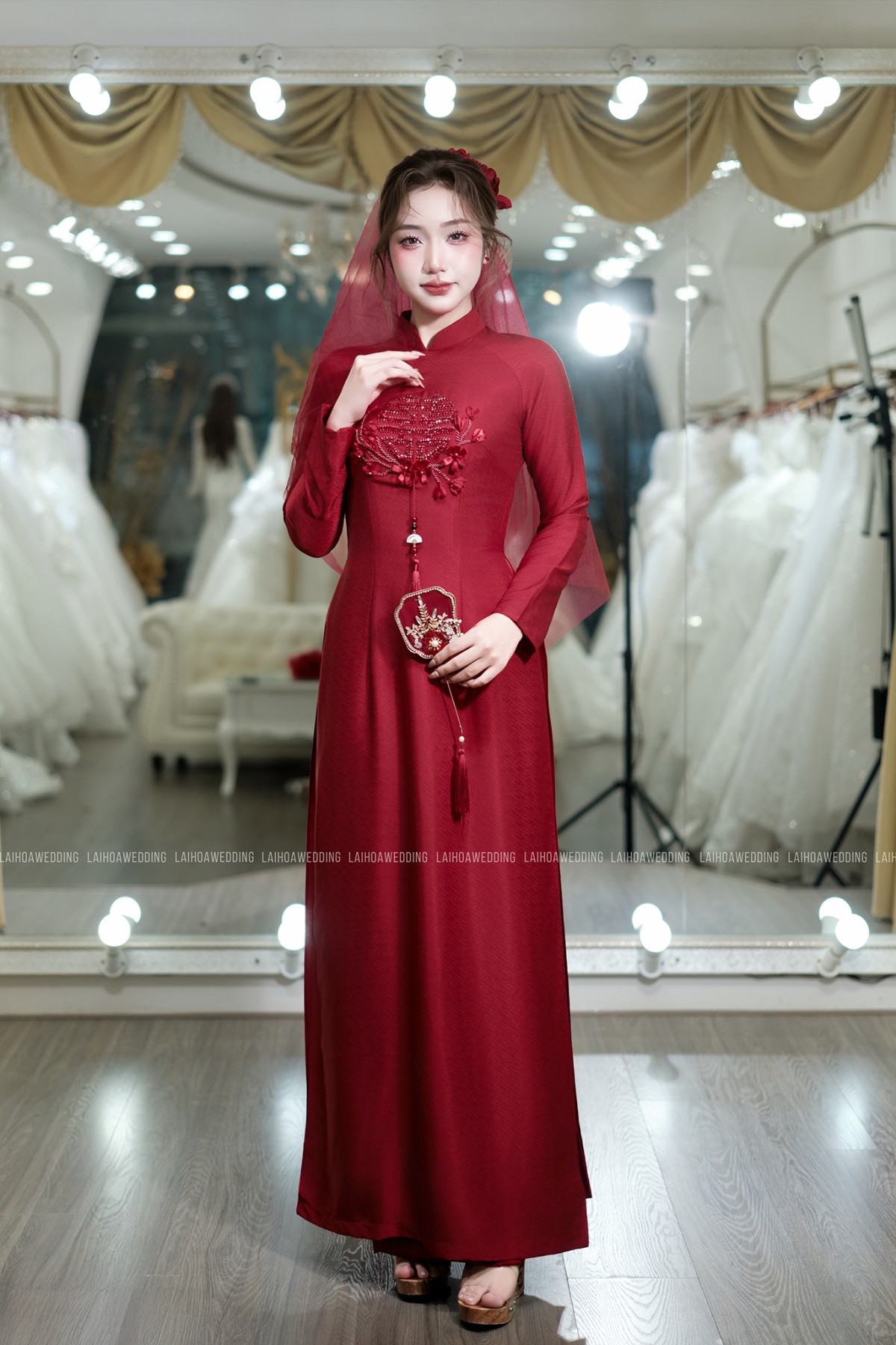 Click vào khung hình để xem ảnh full size