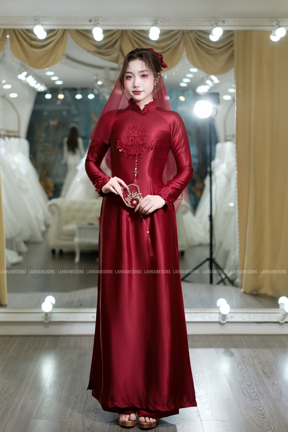 Click vào khung hình để xem ảnh full size