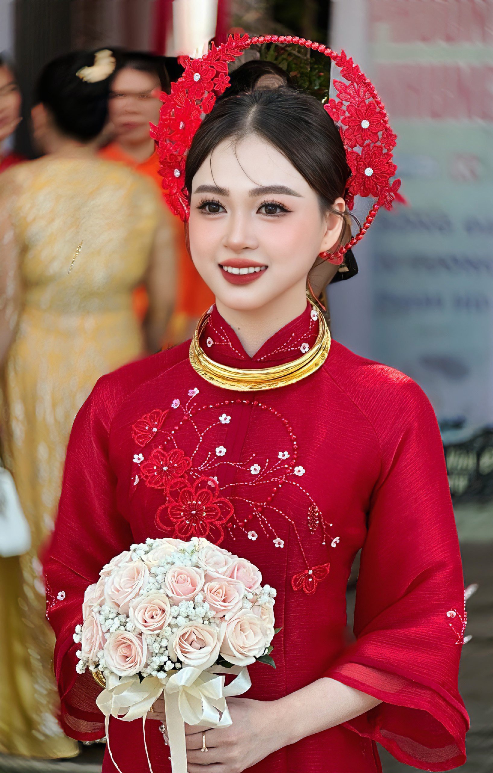 Click vào khung hình để xem ảnh full size