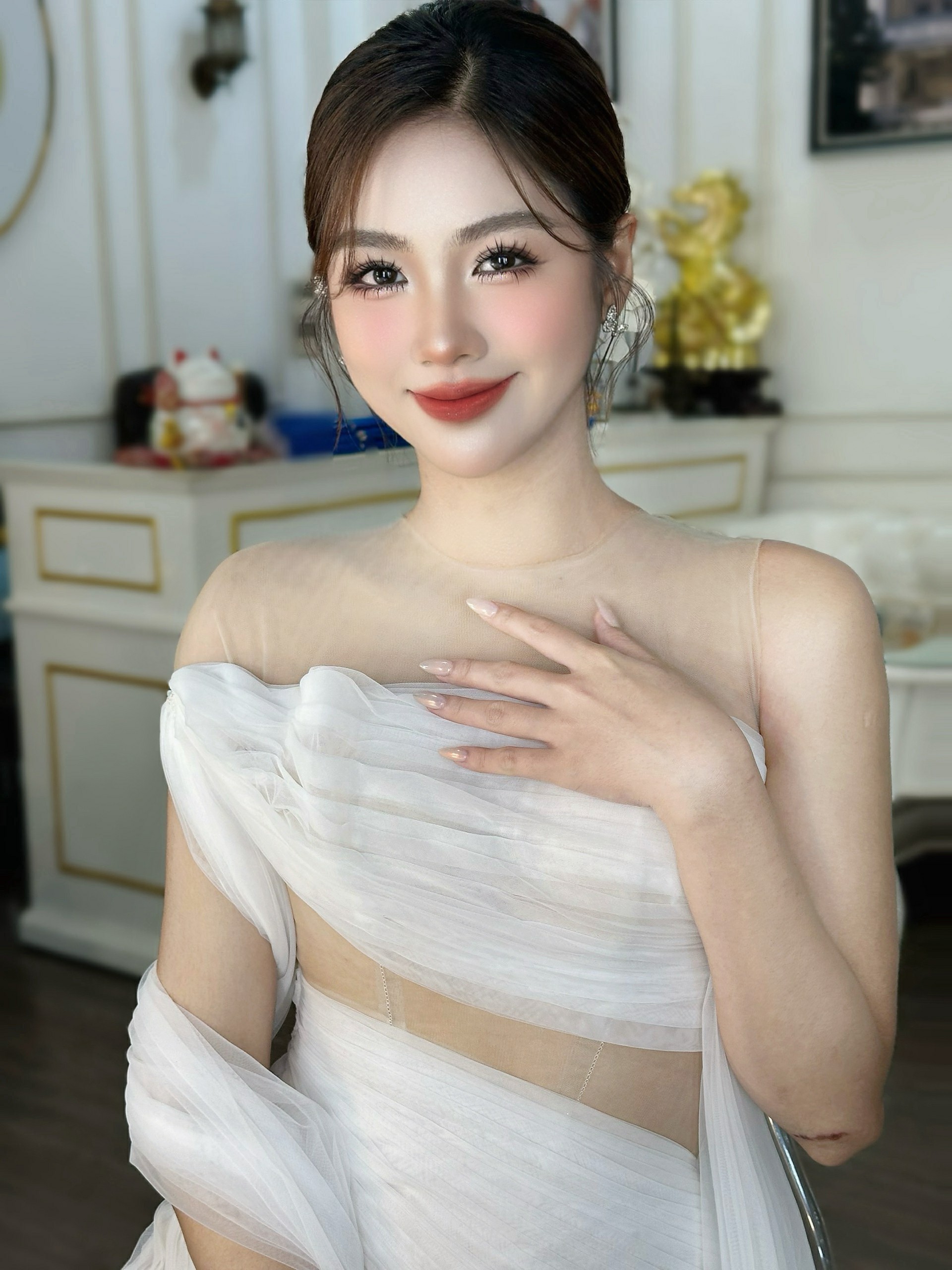 Click vào khung hình để xem ảnh full size