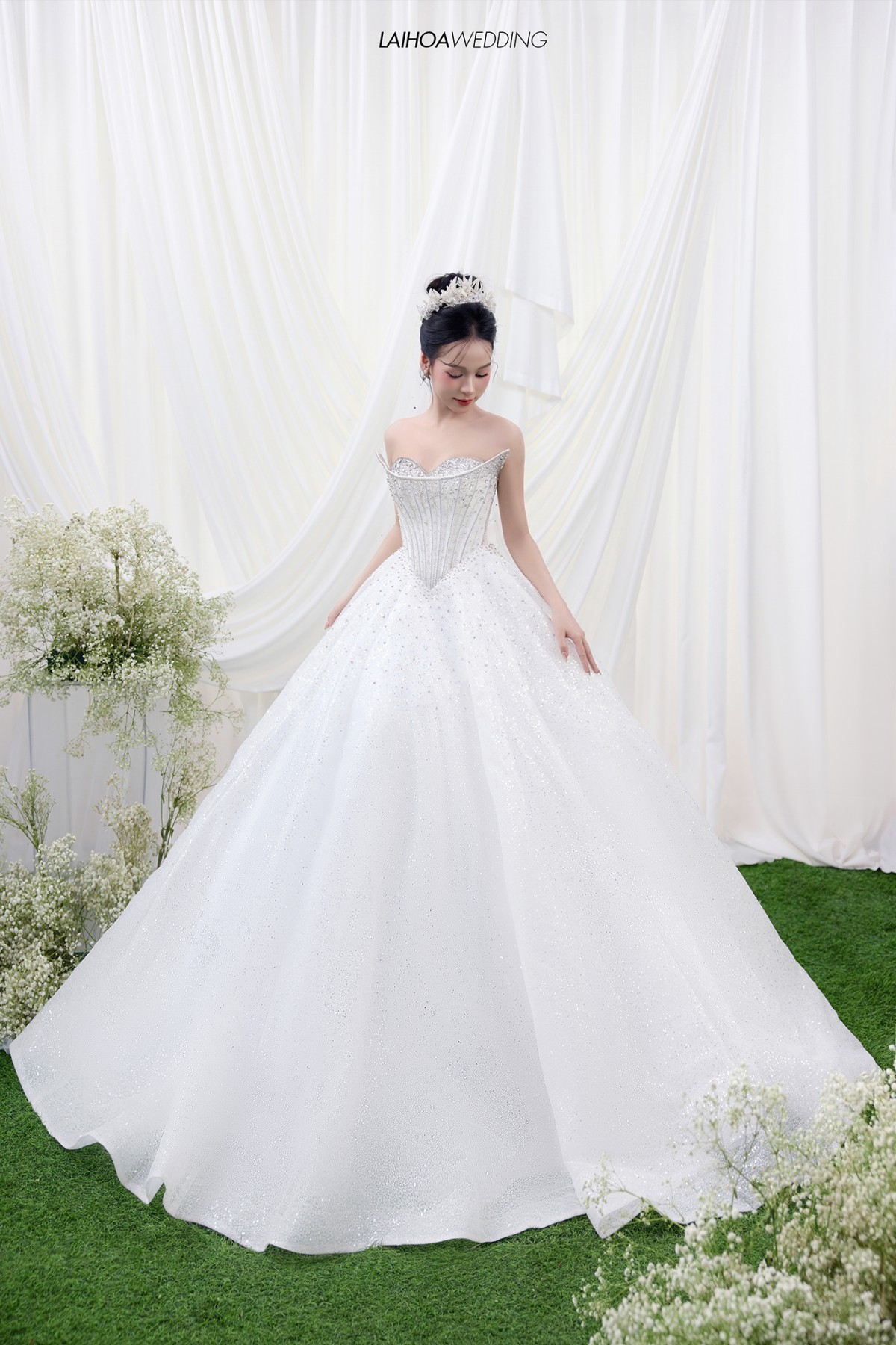 Click vào khung hình để xem ảnh full size