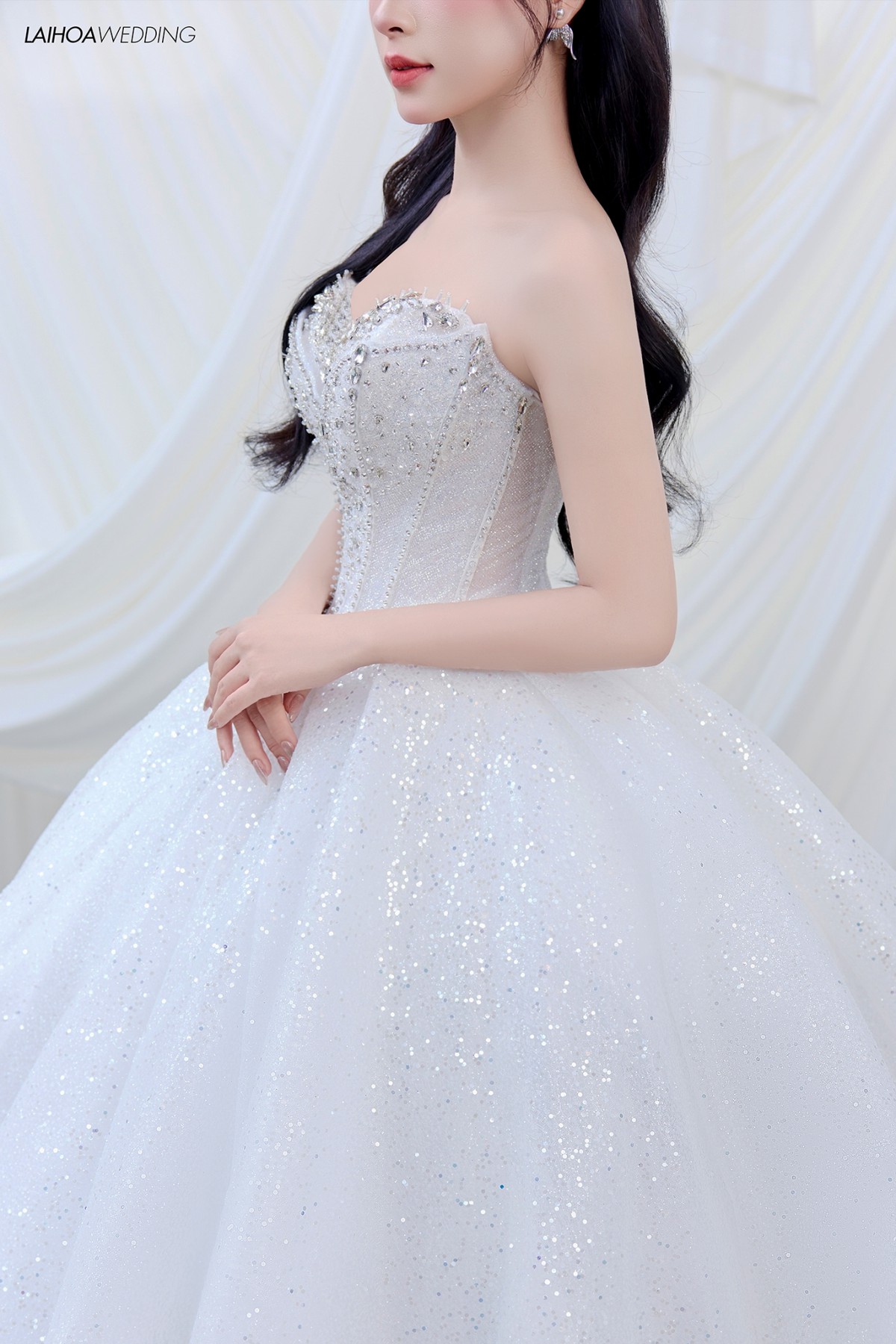 Click vào khung hình để xem ảnh full size