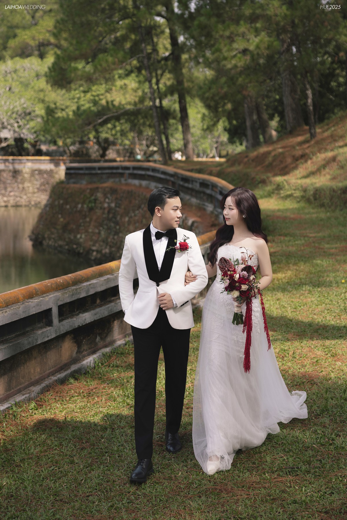 Click vào khung hình để xem ảnh full size