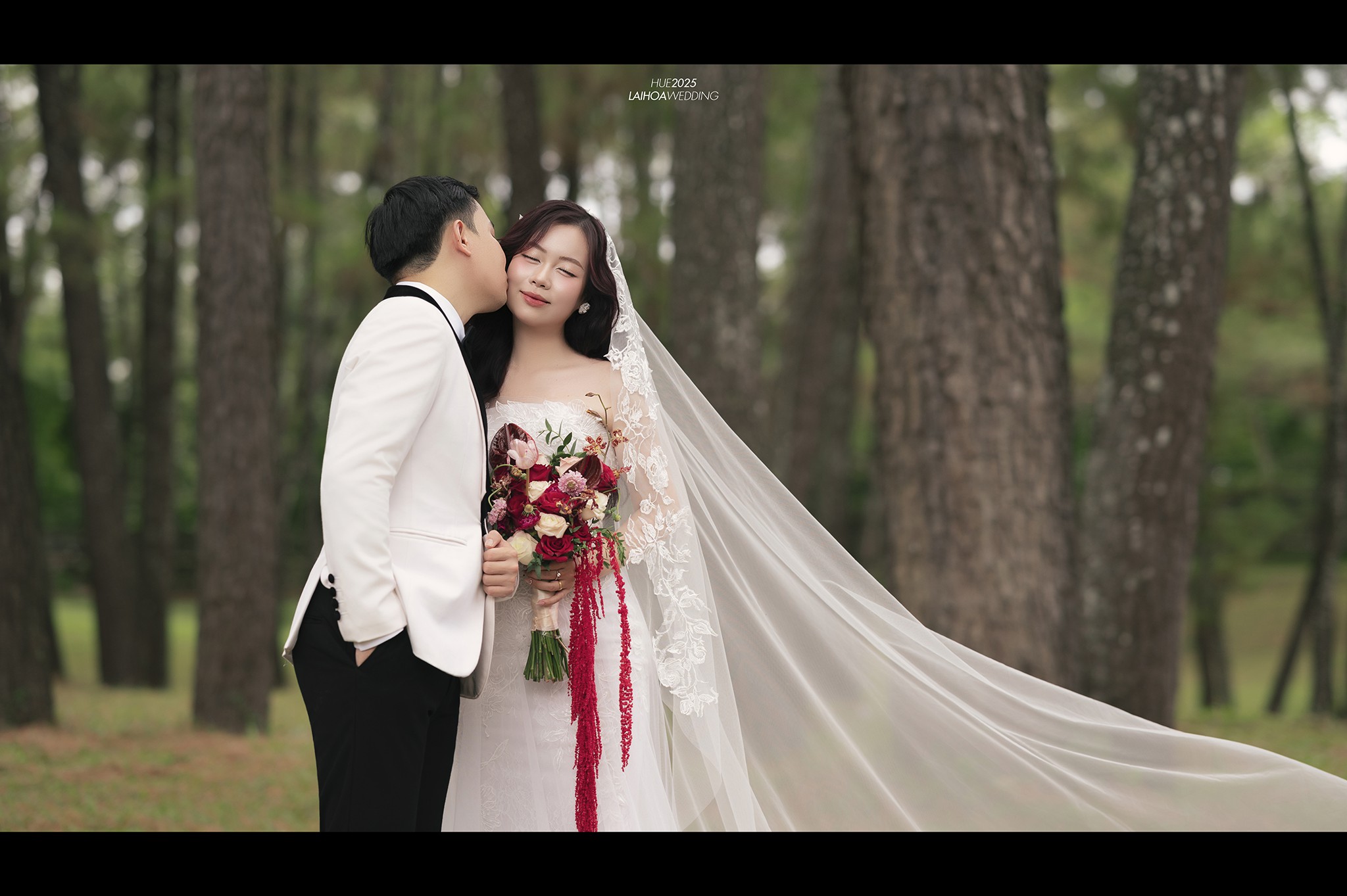 Click vào khung hình để xem ảnh full size