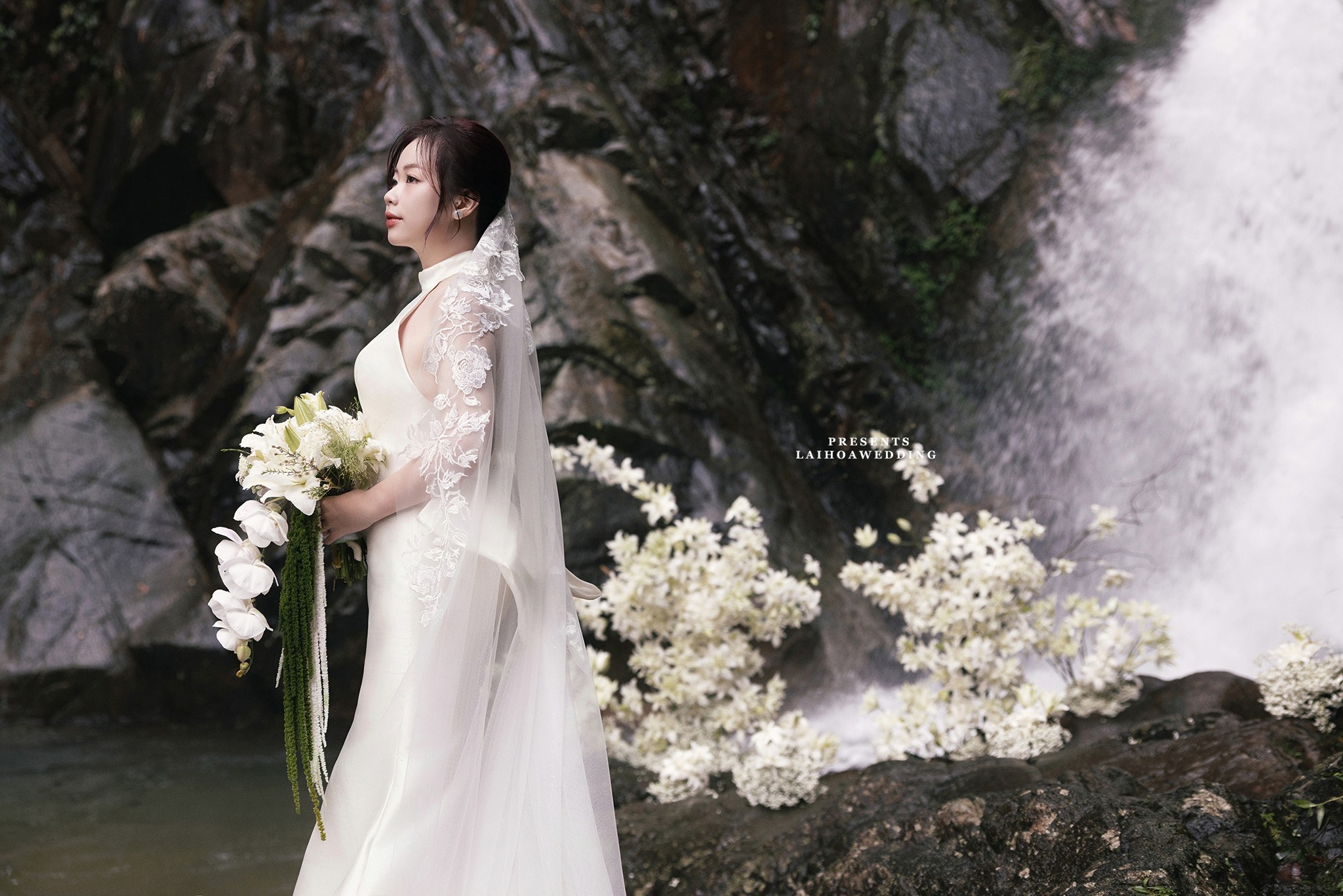 Click vào khung hình để xem ảnh full size