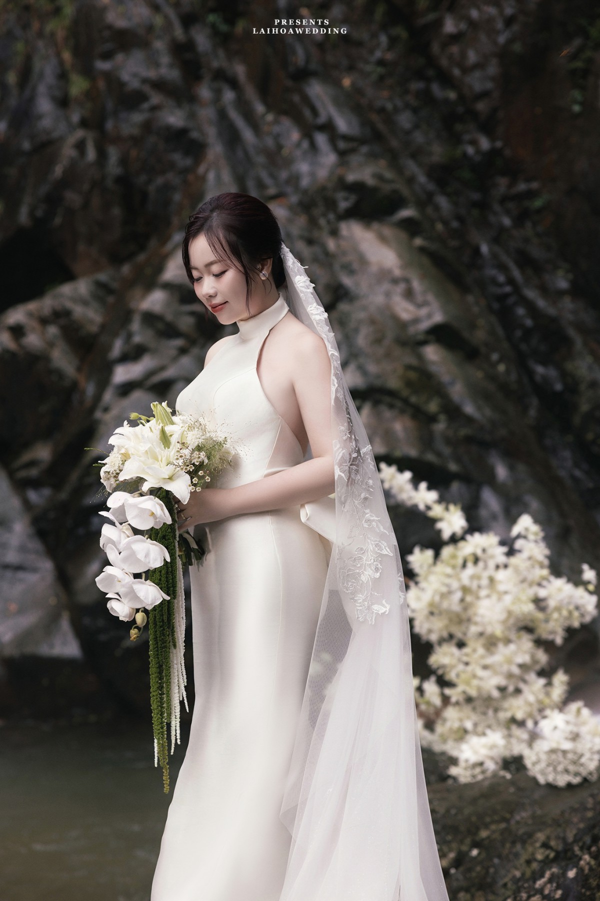 Click vào khung hình để xem ảnh full size