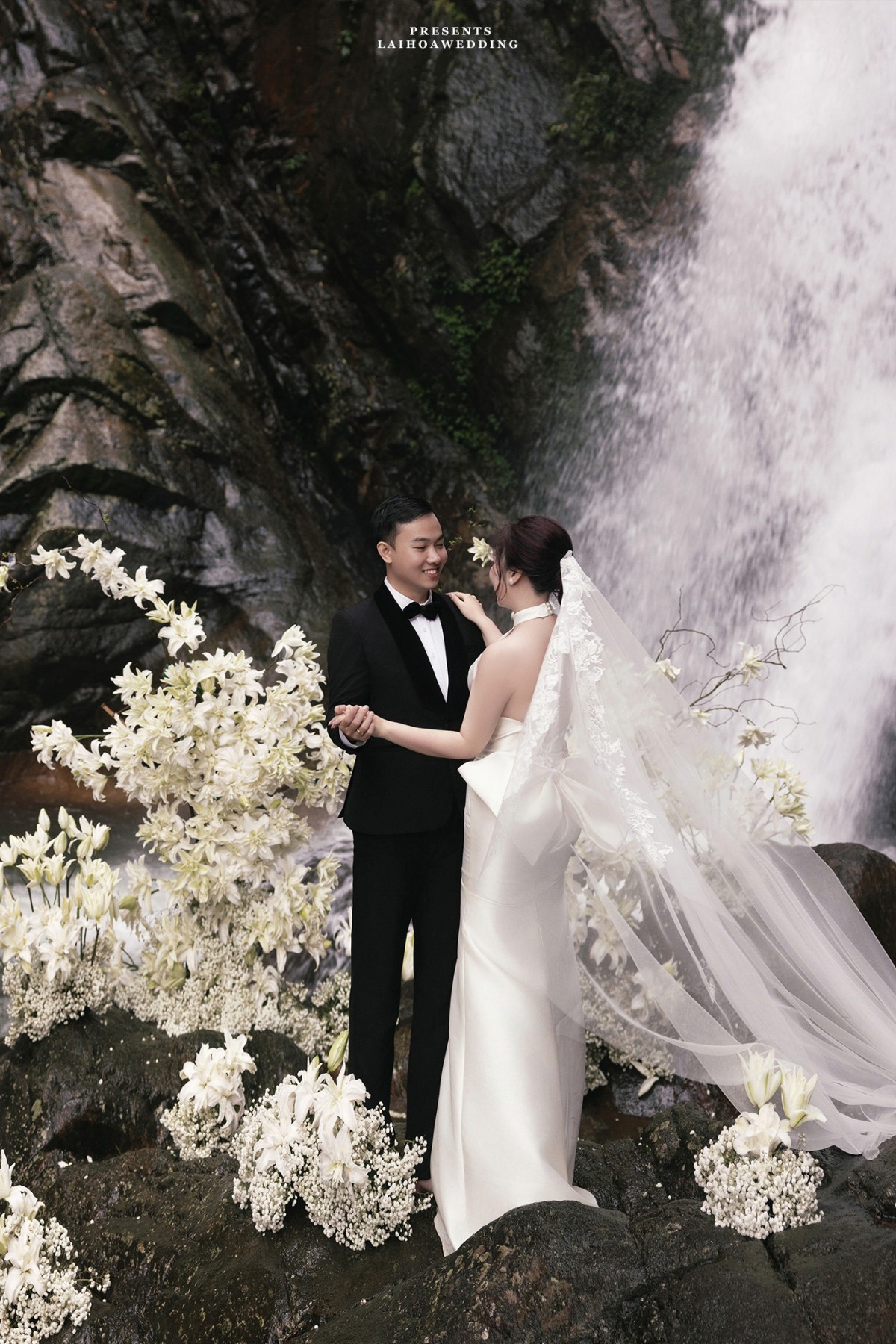 Click vào khung hình để xem ảnh full size