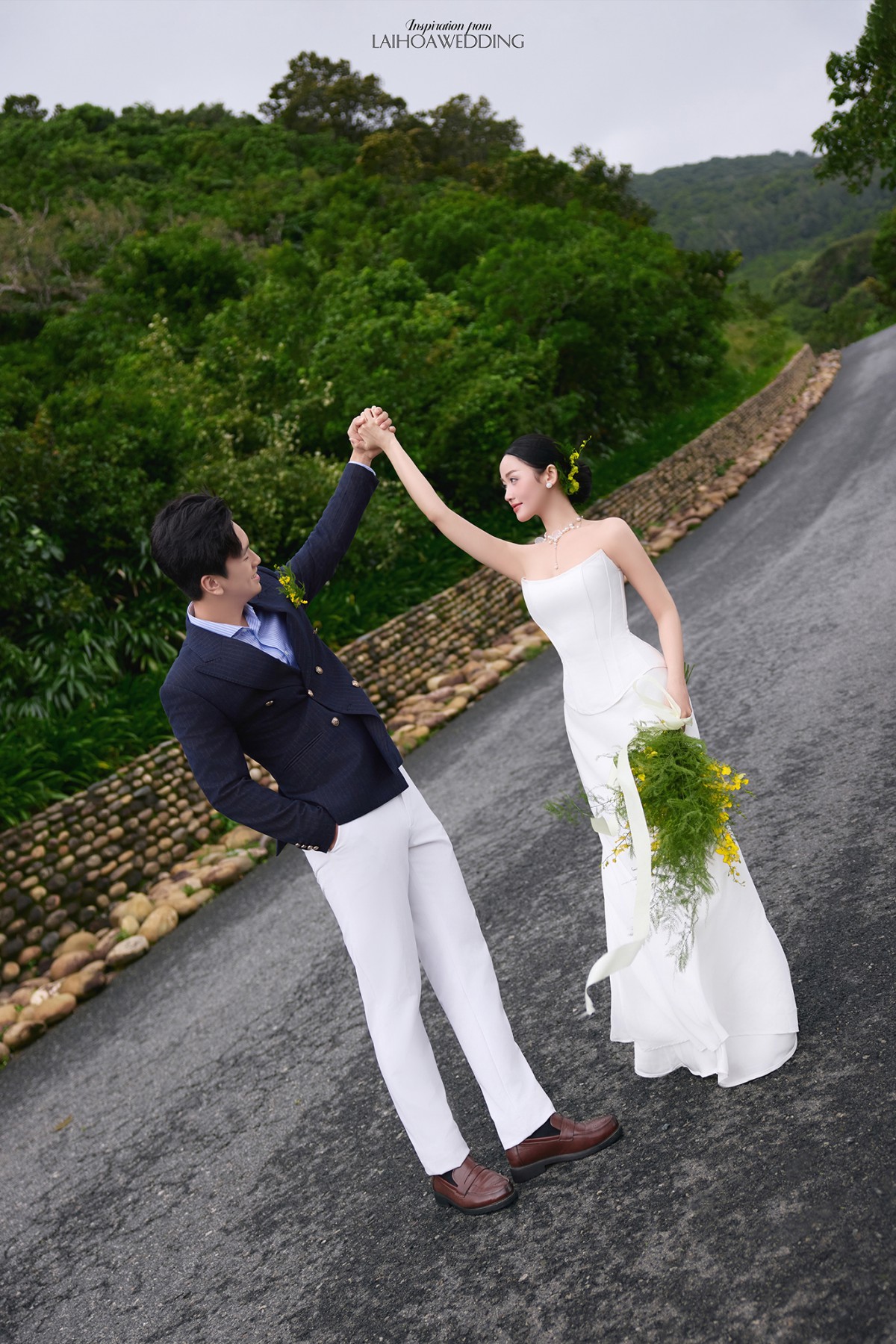 Click vào khung hình để xem ảnh full size