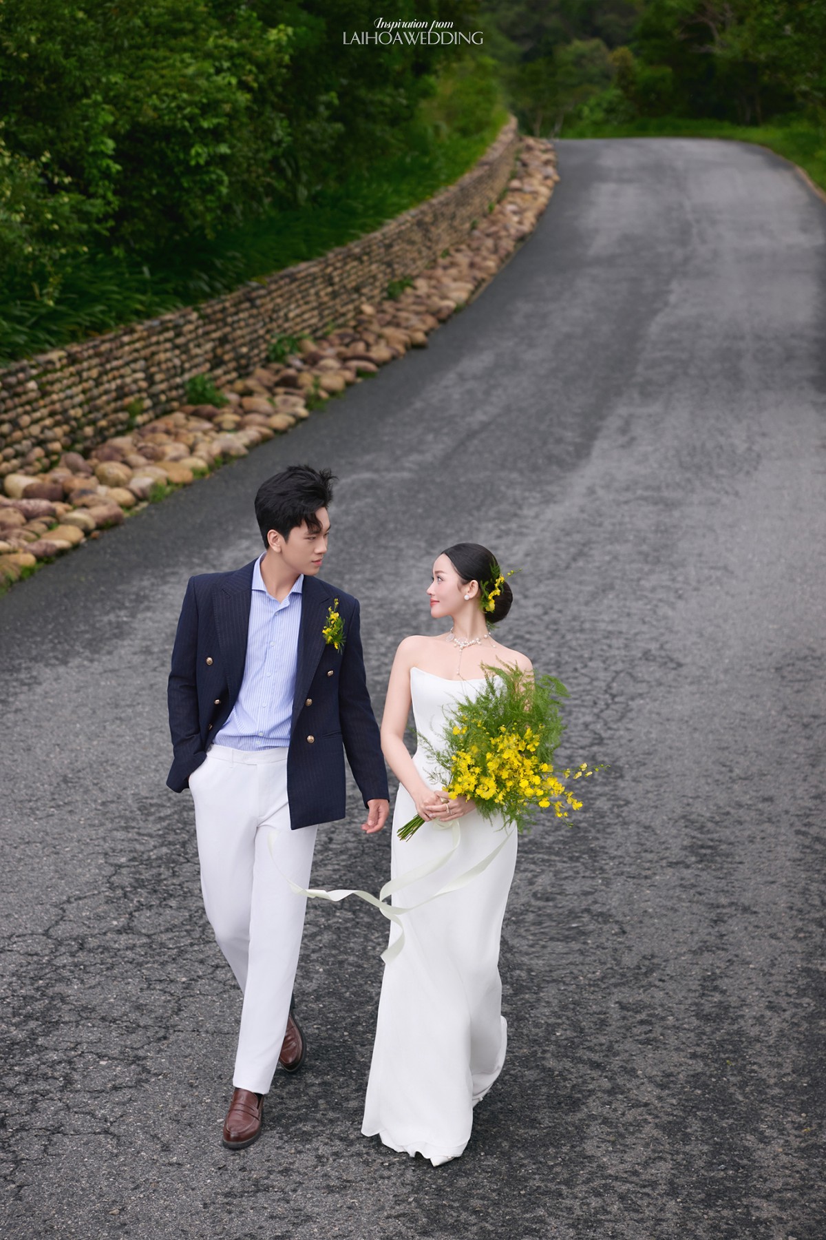 Click vào khung hình để xem ảnh full size